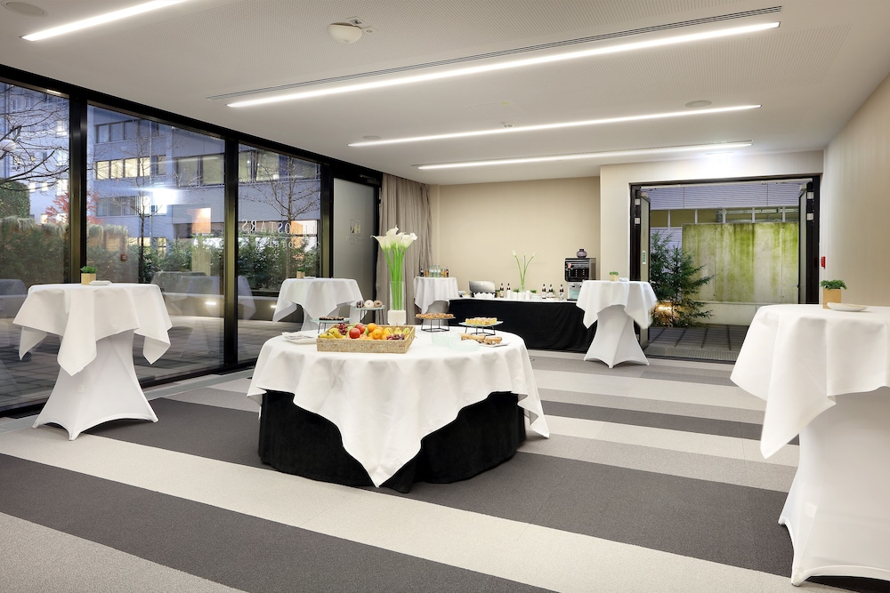 meeting & event spaces