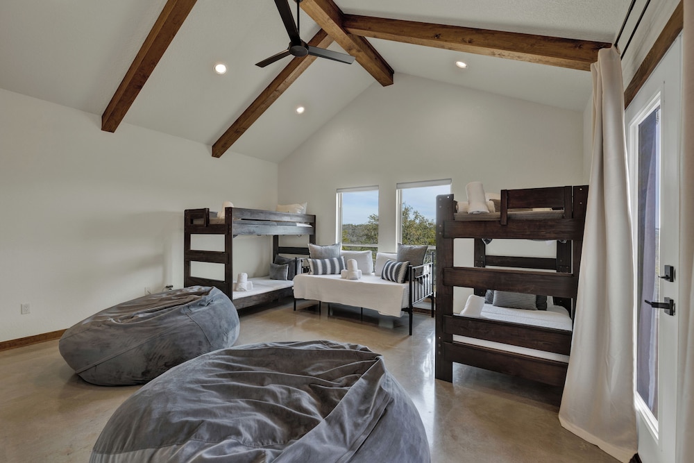 Luxury in the Hill Country, 10-mins to Downtown!