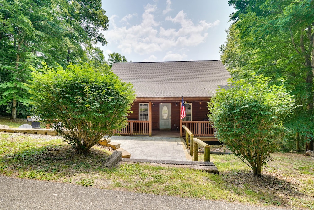 Cozy Tennessee Lake House w/ Grill & Fire Pit! view 5