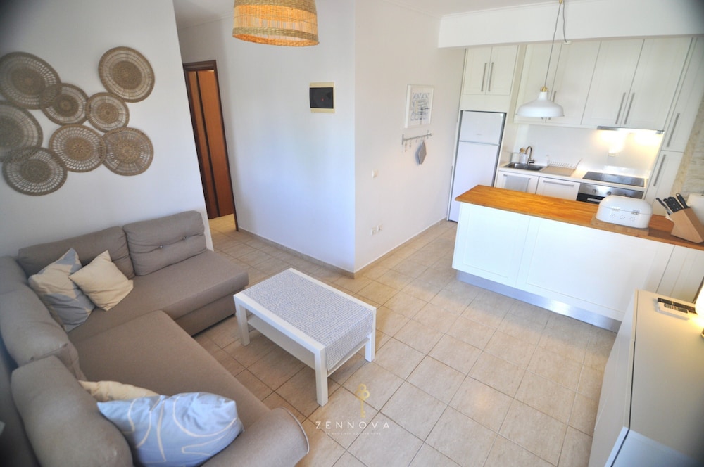 Zennova 63 Nikiti Summer Apt