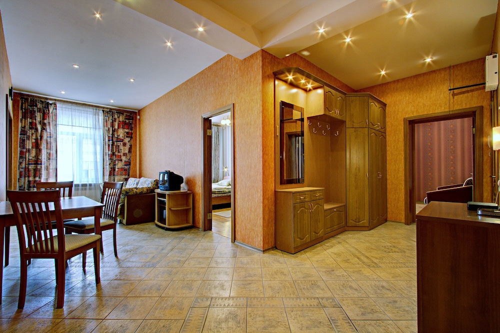 STN Apartments on Karavannaya