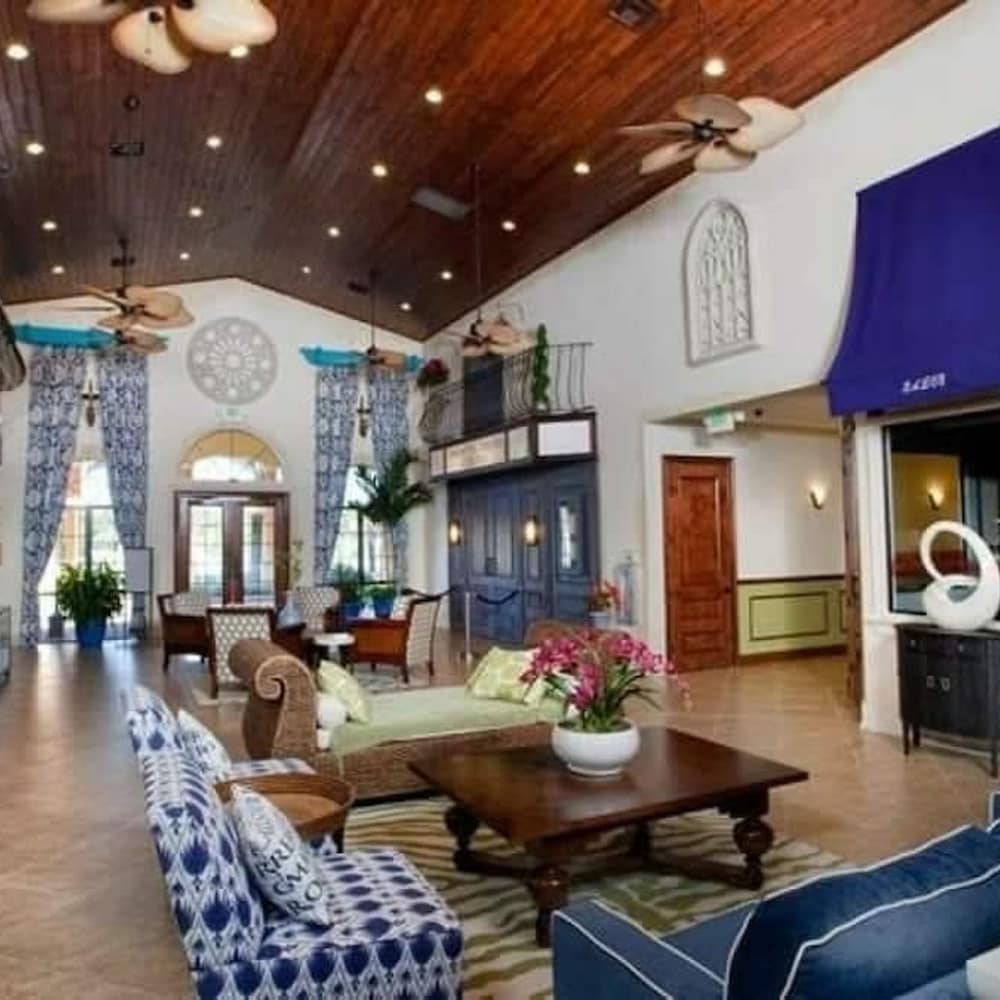 9004 Amazing 5BD With Pool