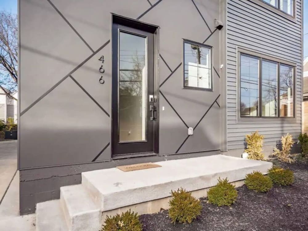 Work Of Art -3 Bedroom Elegant Townhome-columbus