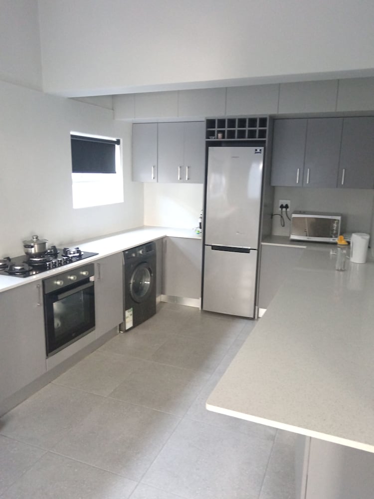 Neo & ruks guest house Boston