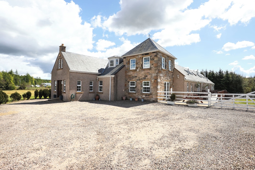 Greenknowes Entire Private Estate