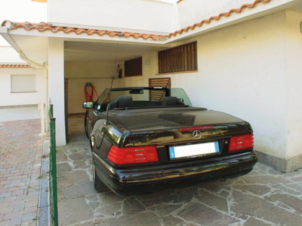 Villa for 8 Guests With Private Fenced Garden in Lignano Pineta