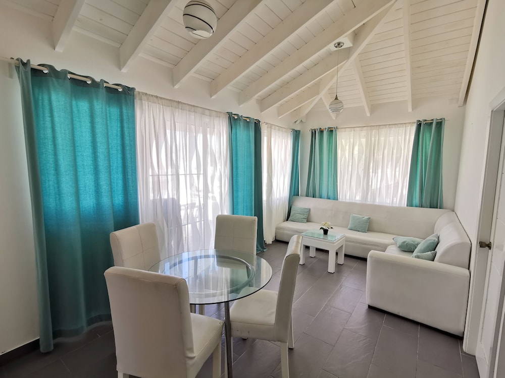 Los Corales Tropical Beach Resort & SPA