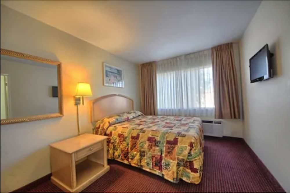 Relax Inn And Suites - Property Image 16