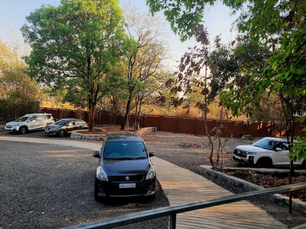 Bird's Nest Resort - Shahapur