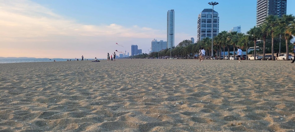 Trio Gems Condo Beach