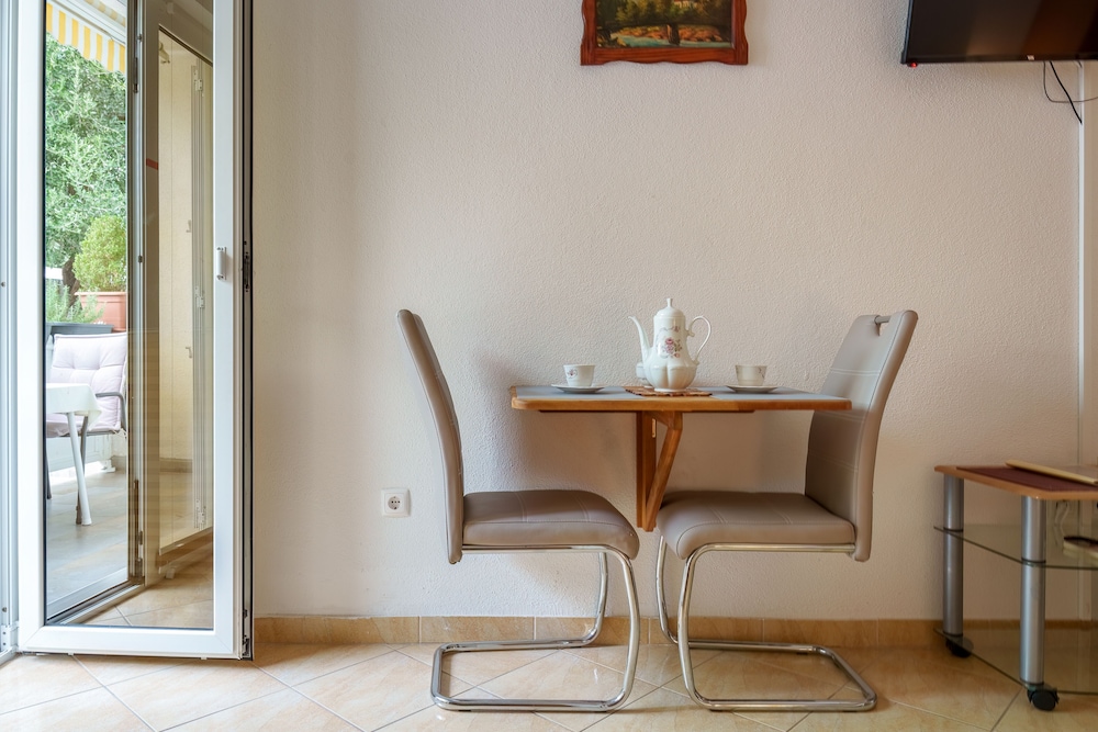 Studio for 2 People - Split Region With Sea View - Close to Commodities