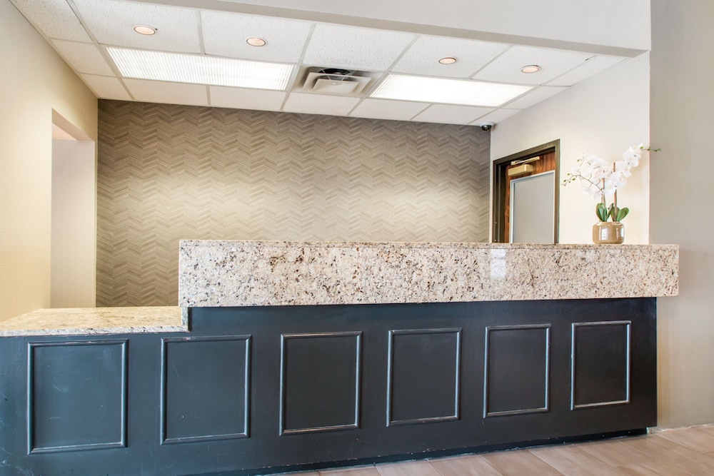 Best Western Courtview Hotel - Image 3