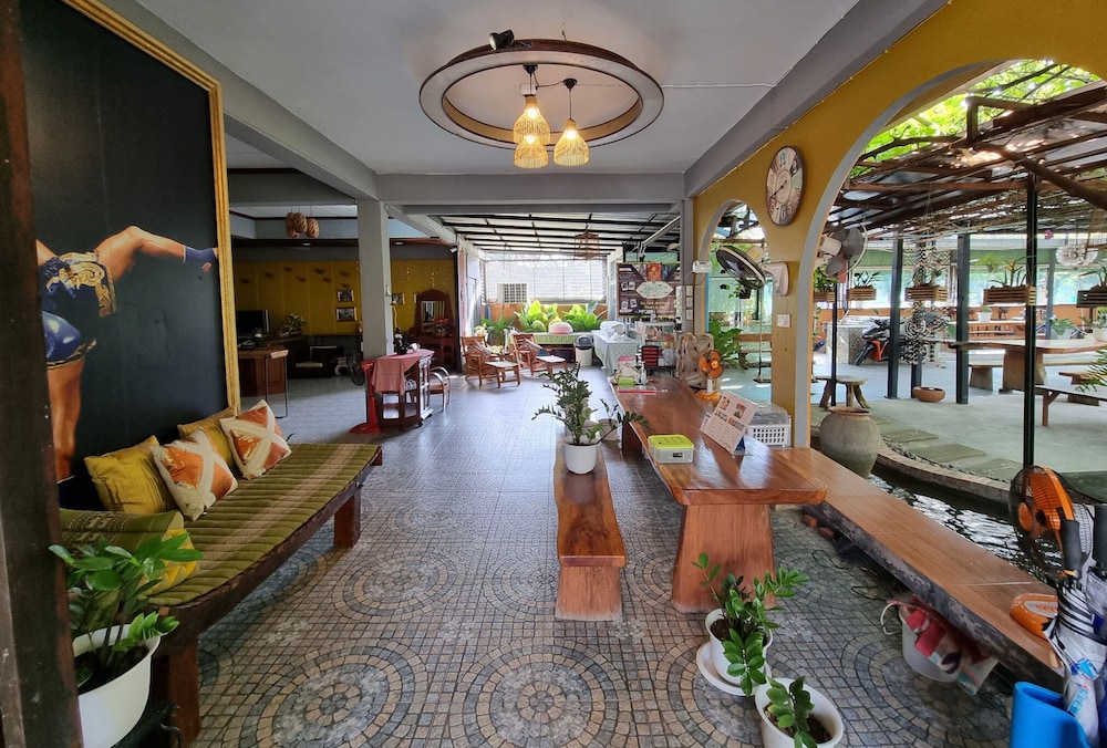 lounge