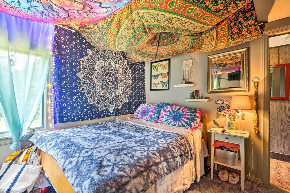 Vibrant Putney Cabin w/ Fire Pit: Hike & Ski!