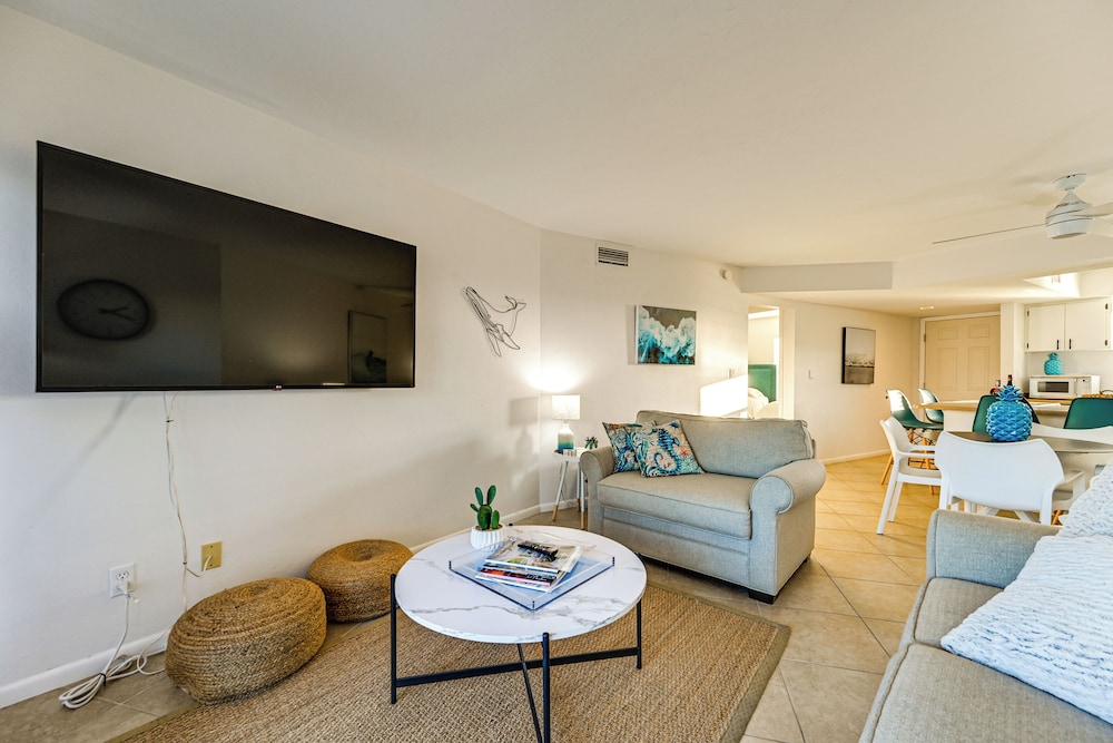 Oceanside Marco Island Retreat: Pool & Tennis!