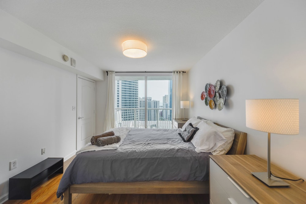 Sky High 31st Floor Condo W Parking