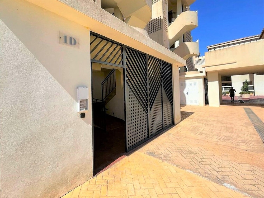 Beachside Apartment in Roquetas de Mar