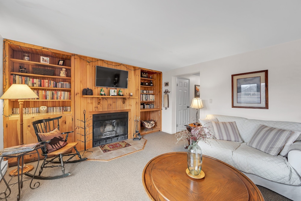 Moxham 58h - Adirondack Retreat Mountain Views 3 Bedroom Townhouse by The Summit at Gore Mountain
