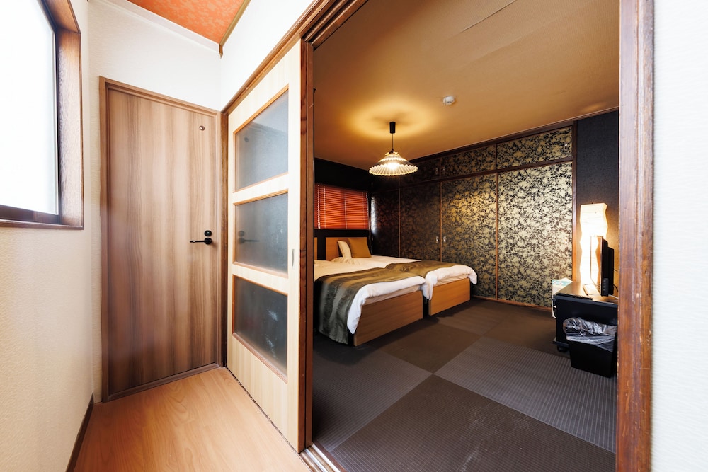 R-Guest Residence Tsurumibashi