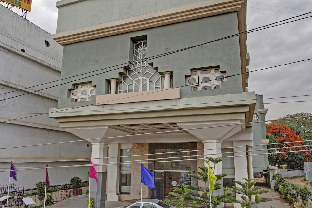 OYO 8169 Hotel Salem Castle
