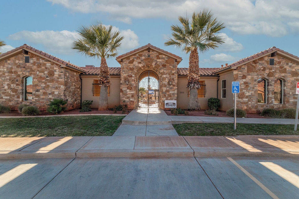 Paradise Village by Cloud Dream Homes