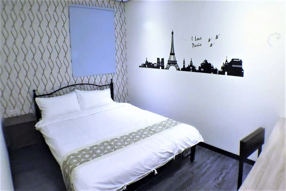 Feng Chia Easy Home