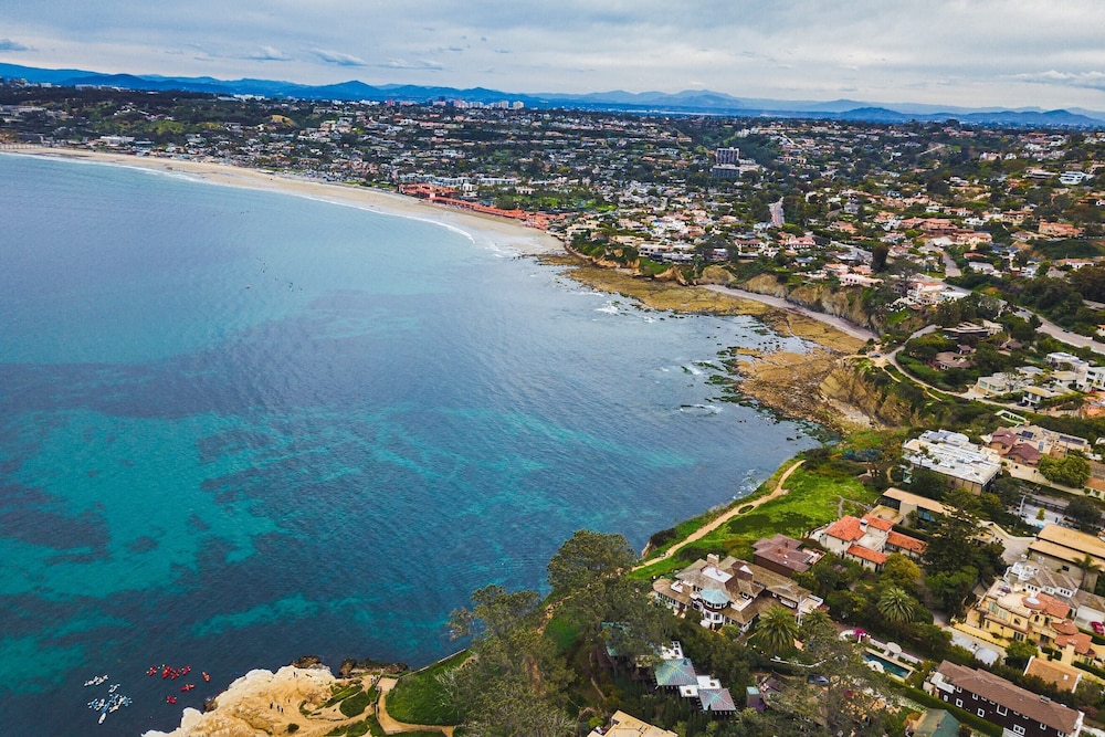Seashore V by Avantstay Sleek La Jolla Flat 5mins From the Beach!