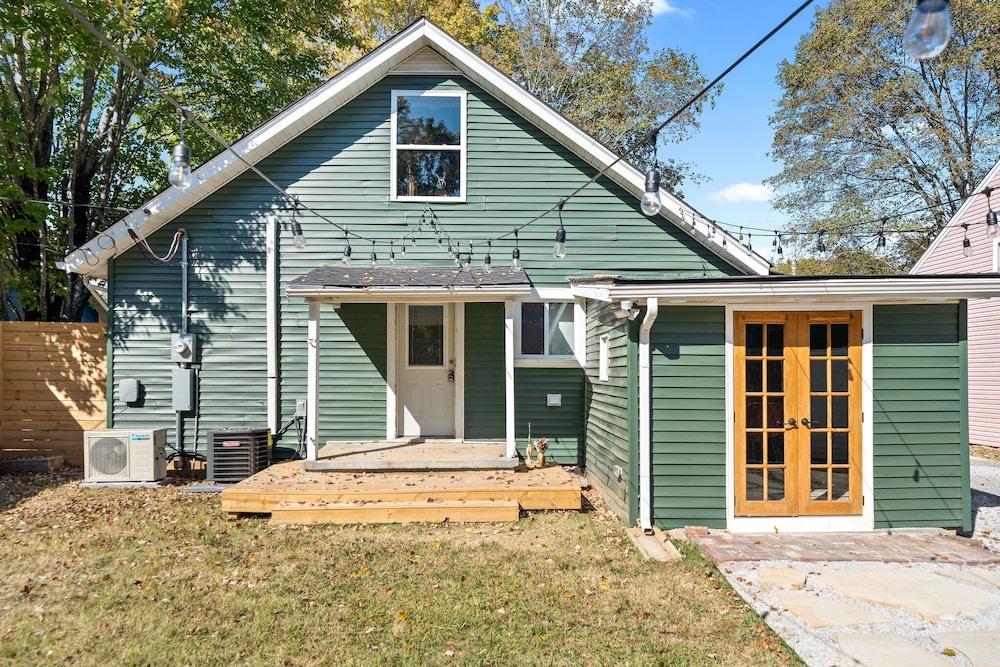 The Pink & Old Clarksville House
