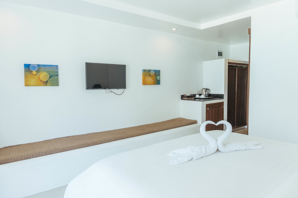 Calypso Beach & Dive Resort