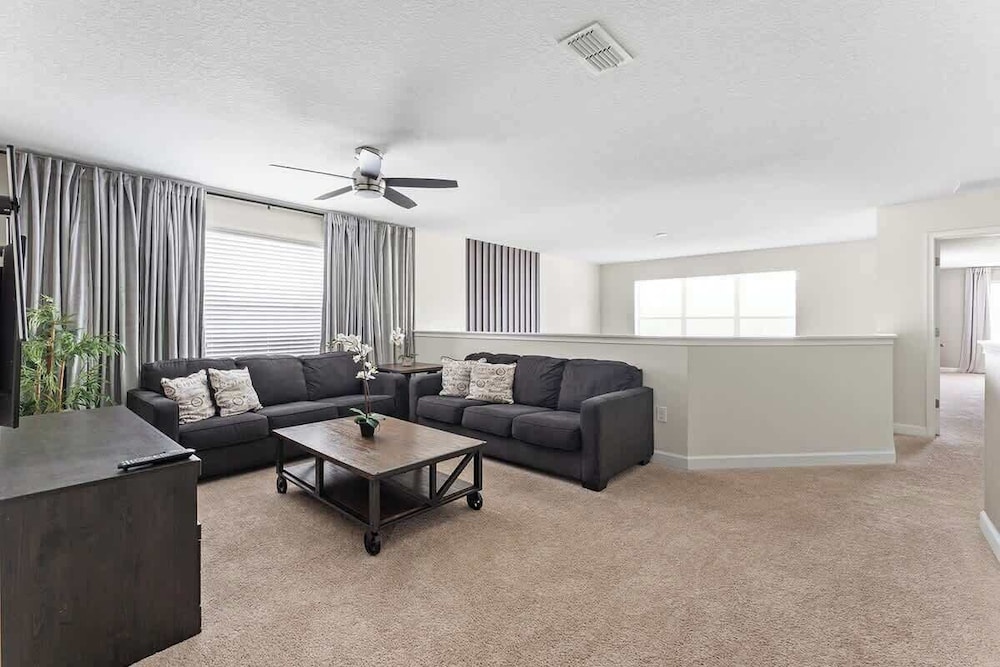 5BR Themed Bedrooms at Storey Lake