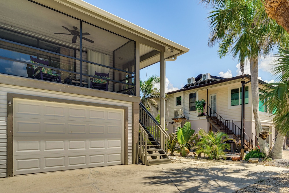 Walk to Sugar Sands: Retreat in Fort Myers Beach