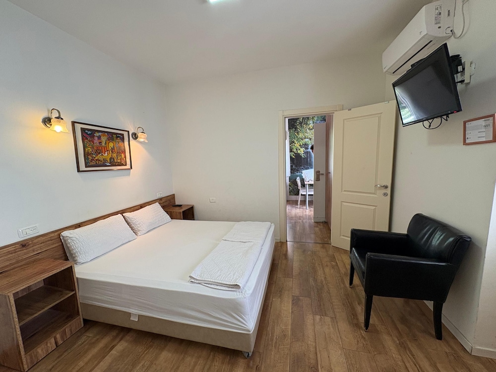 Kfar Saba Guesthouse