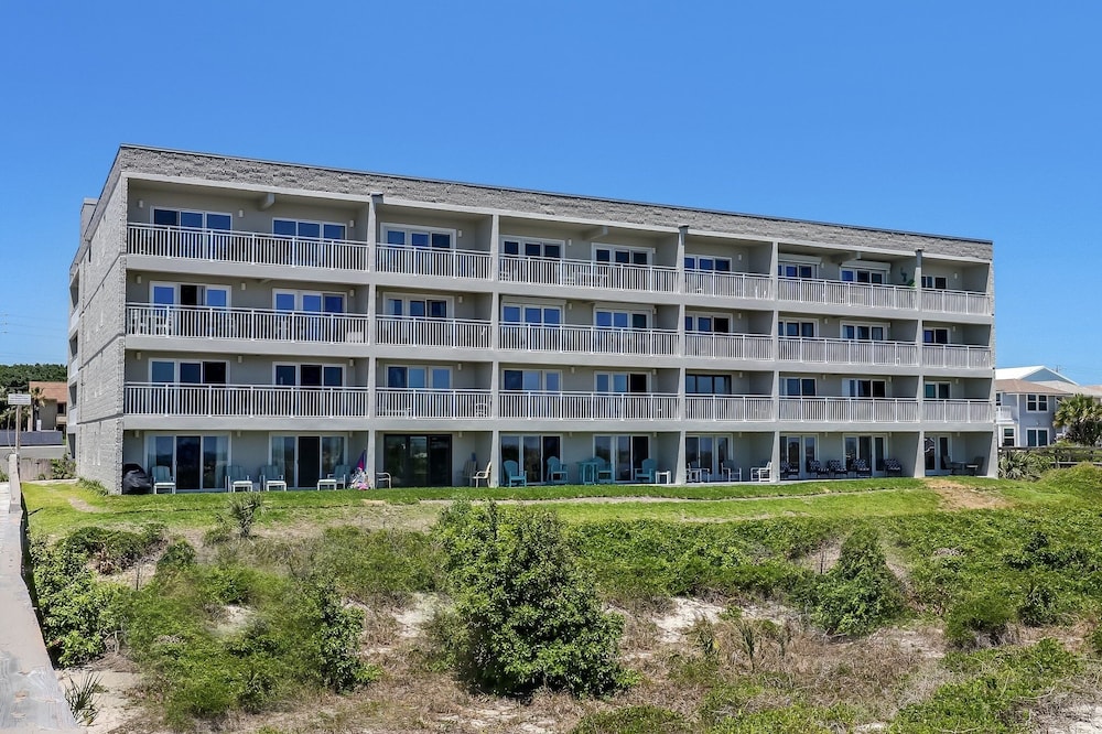 Ketch Courtyard 405 2 Bedroom Condo