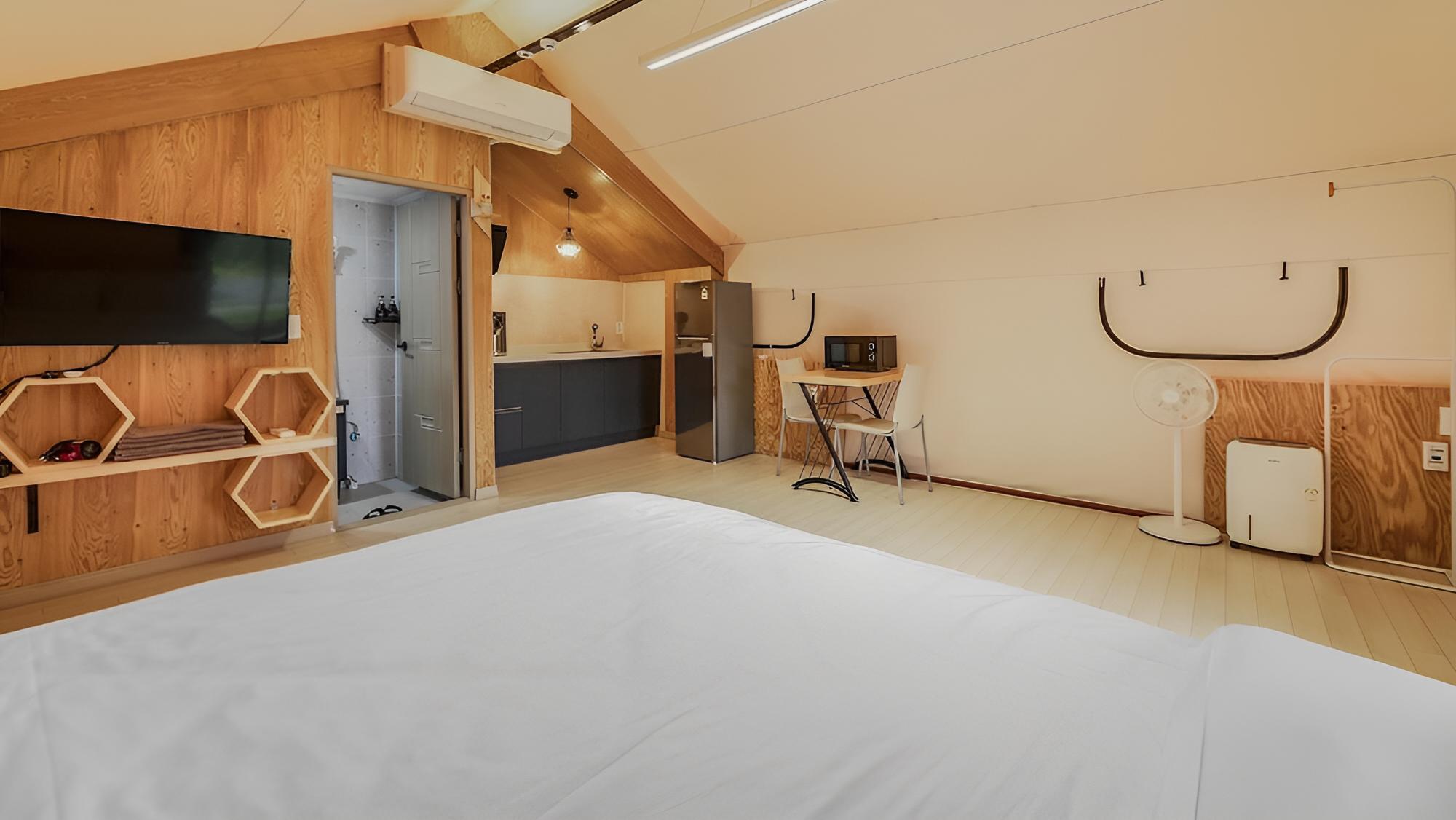 Gapyeong Cheongchun Glamping & Caravan view 2