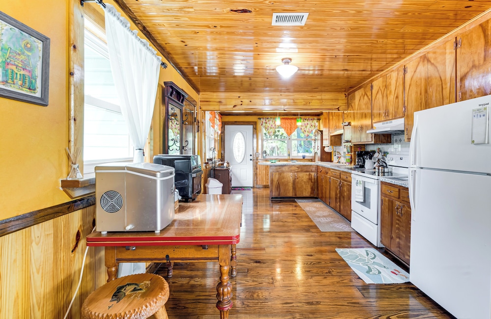 Deck & Hot Tub: Lakeside Retreat in Inverness!