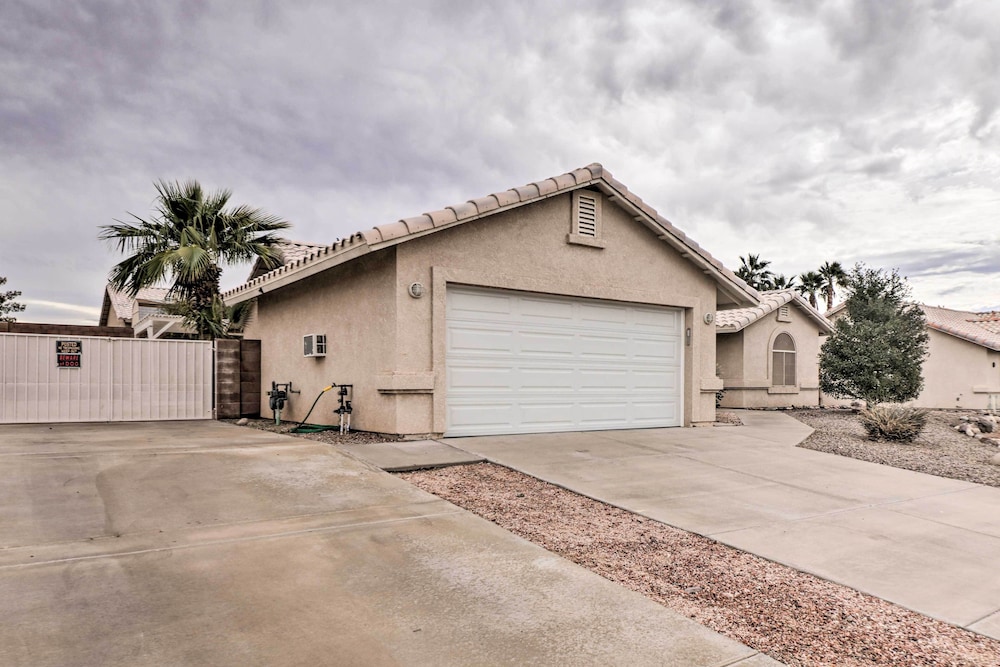 Fort Mohave Home w/ Hot Tub: 4 Mi to CO River! view 3