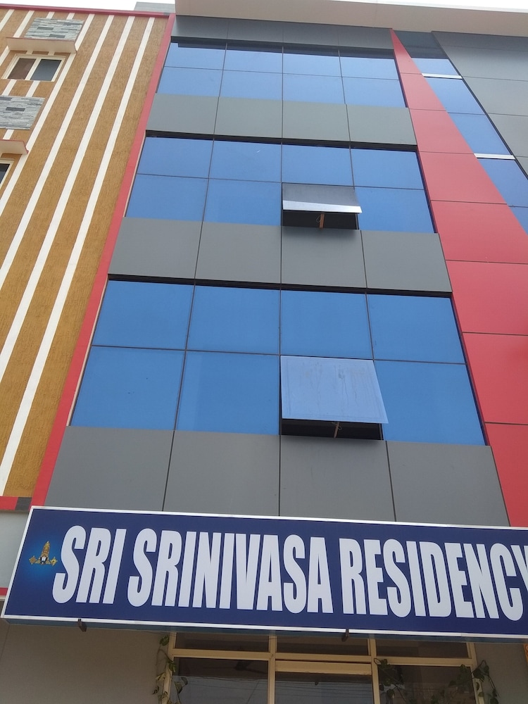 Iroomz Sri Srinivasa Residency