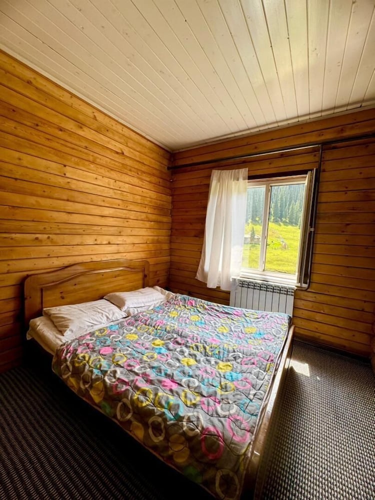 Arashan Hotel