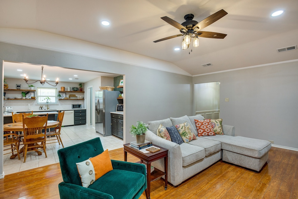 Darling Waxahachie Home w/ Yard  Fire Pit! - Property Image 19