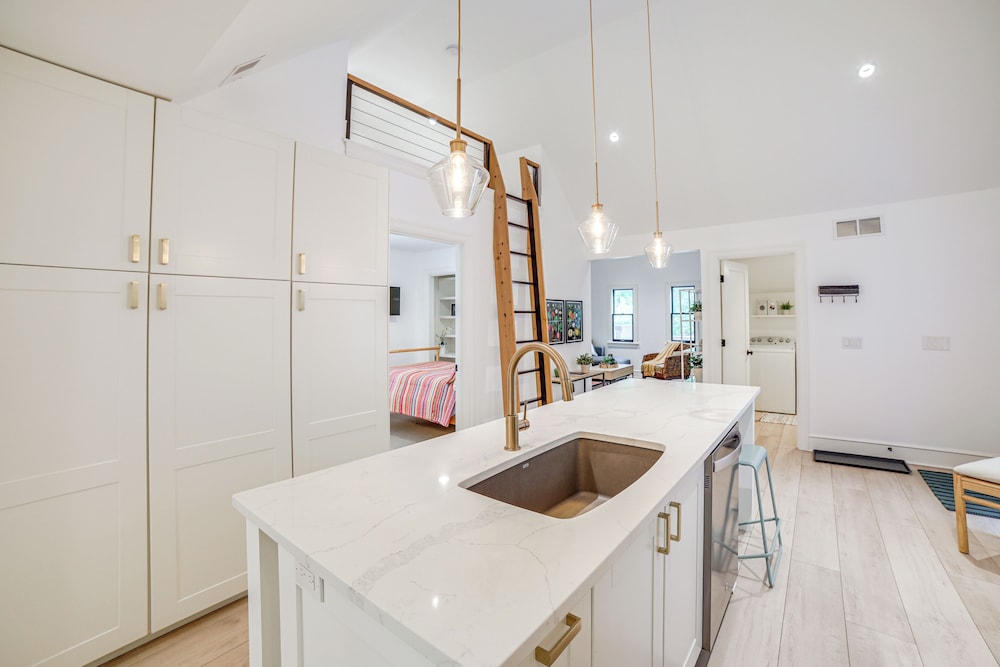 1 Mi to Dtwn Grand Rapids: Chic Condo w/ Balcony!
