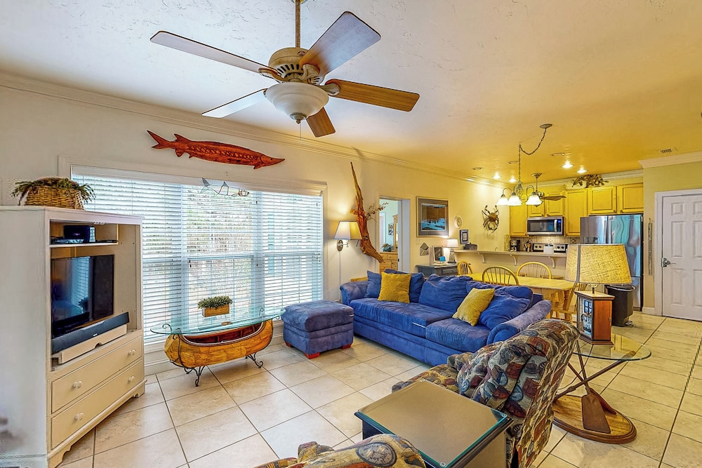 Dog-friendly Riverfront 3BR w/ Fire Pit & Dock