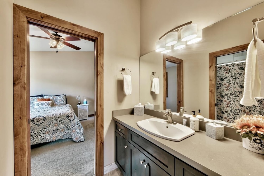 1008c Mountain View Retreat 5 Bedroom Home