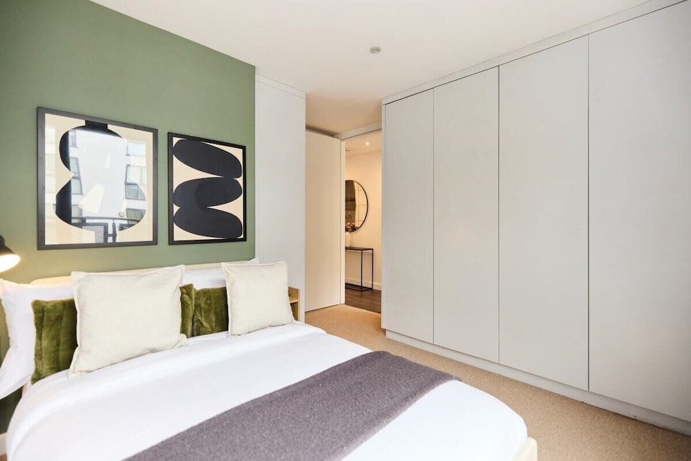 The Kensal Green Wonder - Bright 2bdr Flat With Balcony