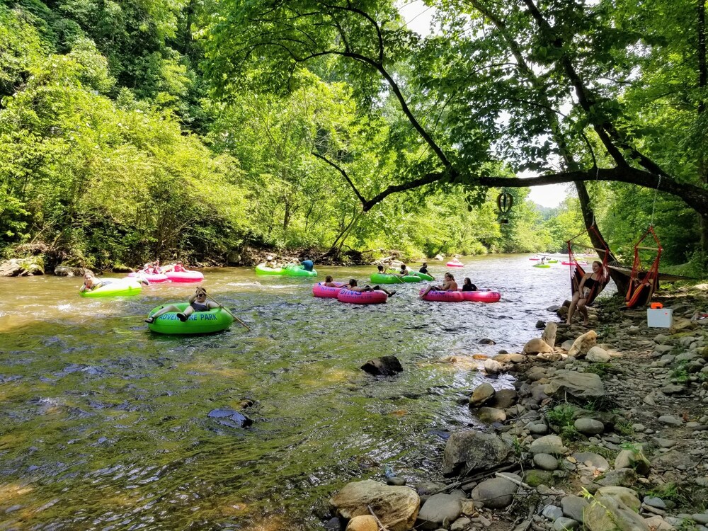 Bear Creek Lodge and Cabins in Helen Ga - Pet Friendly, River on Property, Walking Distance to downtown Helen