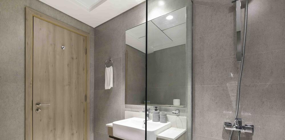 LUX The Dubai Hills Executive Suite