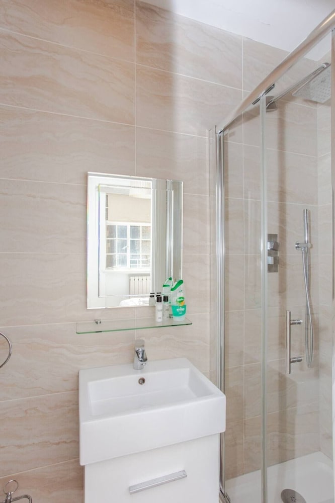 Modern 2 Bedroom Apartment in Marble Arch