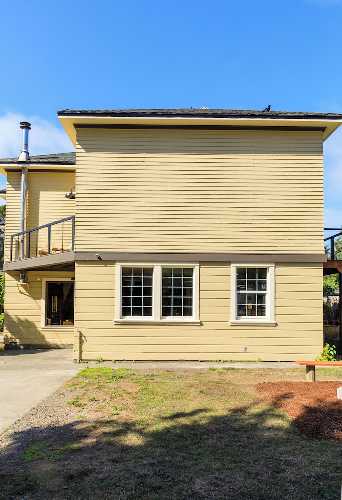 The Historic Schoolhouse Inn
