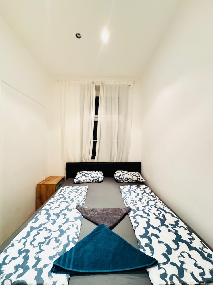 Perfect 7BR Stay Near Hauptbahnhof