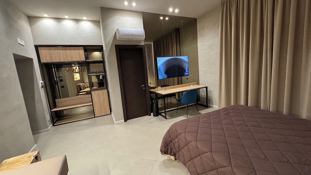 Tropicana room