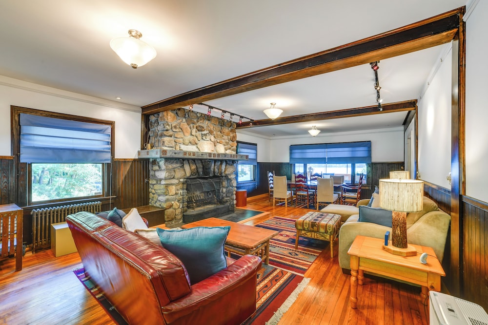 Hatch's Landing: Lake Ostego Home